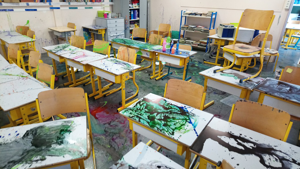 Dégradations dans une salle de classe