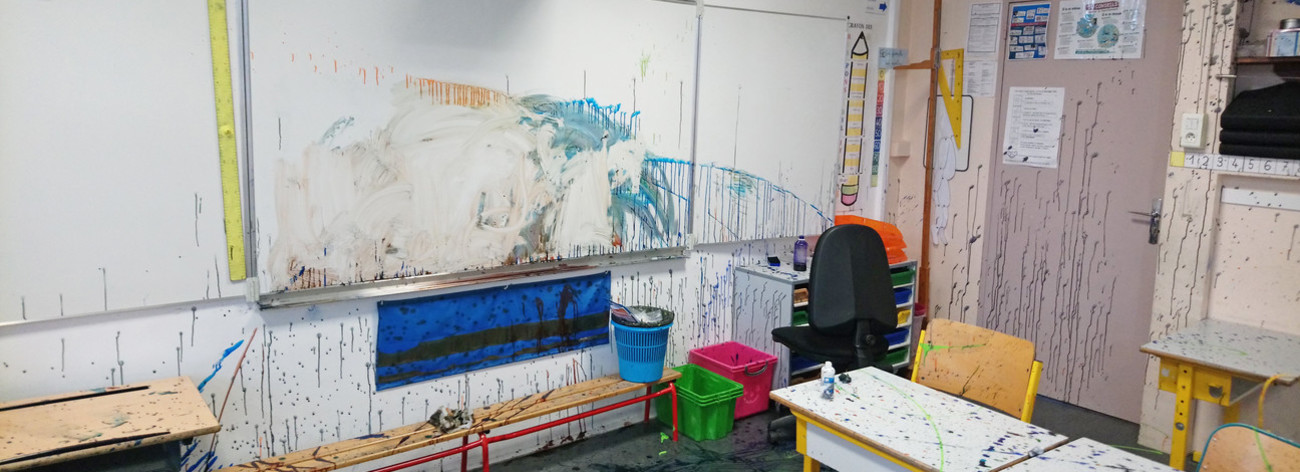 Dégradations dans une salle de classe