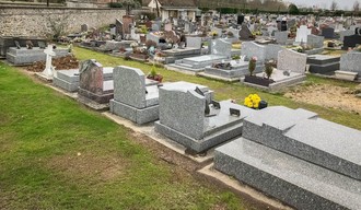 Engazonnement du cimetière