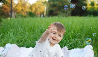 Enfant qui joue